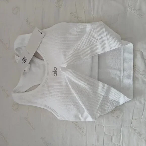 ALO Yoga top - Picture 5 of 5